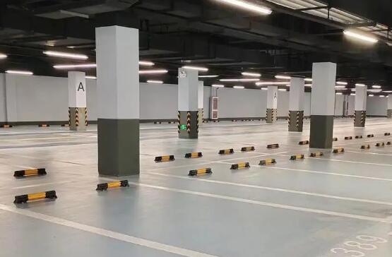 蘇州道路劃線廠家剖析，怎樣區分聚氨酯地坪漆和環氧地坪漆？