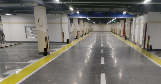 蘇州車(chē)位劃線分析，熱熔和環(huán)氧哪個(gè)貴？