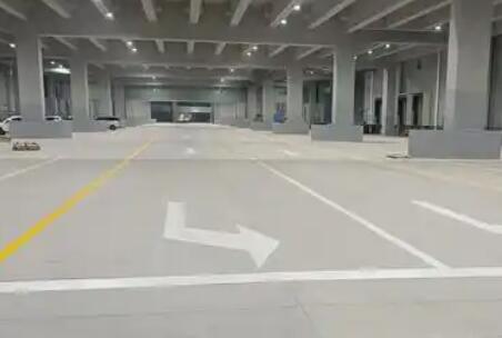 蘇州專業(yè)廠區(qū)路面劃線，打造安全高效通行環(huán)境